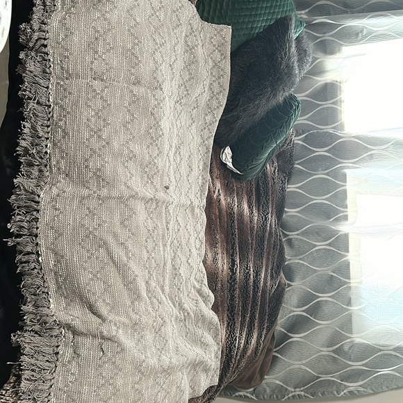 Blanket - Picture 2 of 3